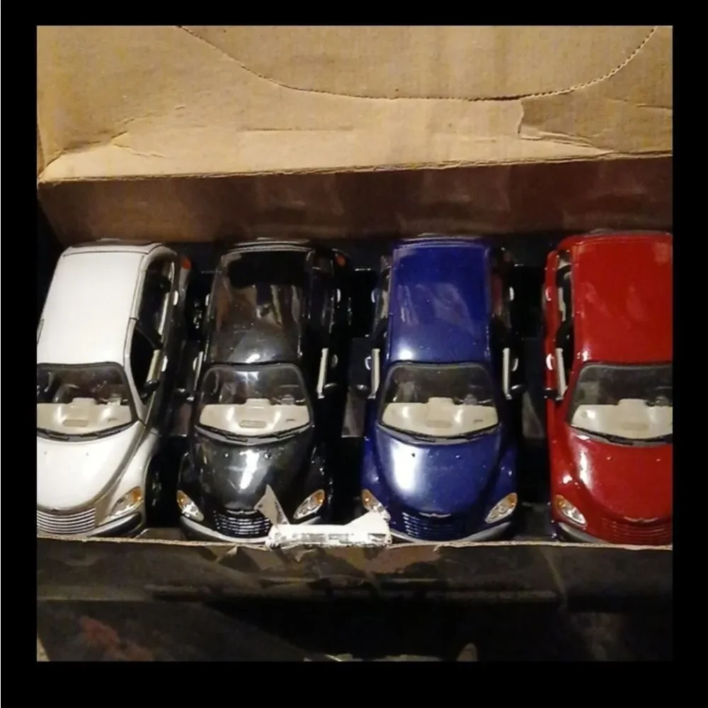 🤠2001 CHRYSLER PT CRUISER DIE CAST 1:24 SCALE BURGANDY (DARK RED) CAR